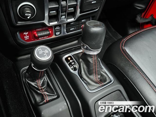 Jeep Wrangler 2022 — фото 9