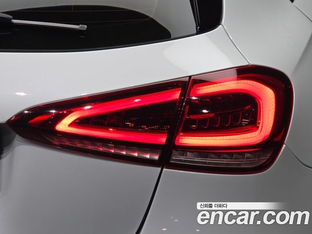 Mercedes-Benz A-Class 2023 — фото 9