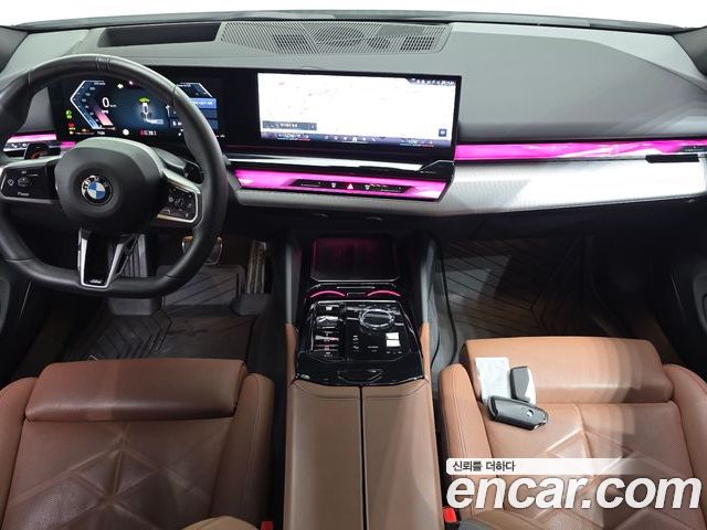 BMW 5 Series 2025 — фото 10