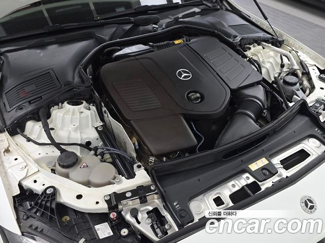 Mercedes-Benz C-Class 2023 — фото 6