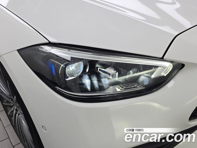 Mercedes-Benz C-Class 2023 — фото 8
