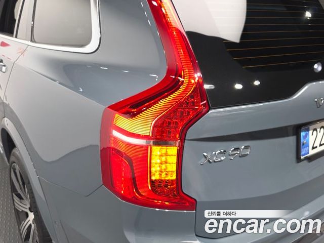 Volvo XC90 2023 — фото 9