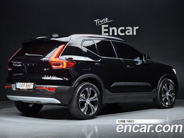 Volvo XC40 2022 — фото 2