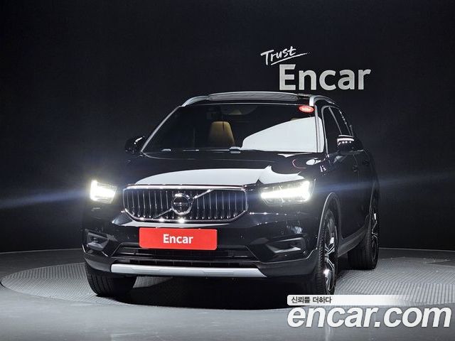 Volvo XC40 2022 — фото 3