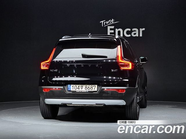 Volvo XC40 2022 — фото 4
