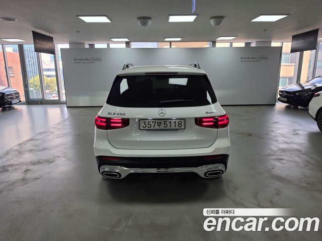 Mercedes-Benz GLB 2026 — фото 4