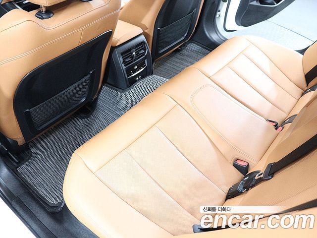 BMW 3 Series 2023 — фото 10