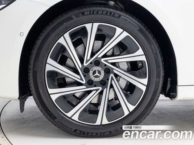 Mercedes-Benz E-Class 2026 — фото 5