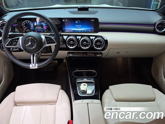 Mercedes-Benz A-Class 2024 — фото 10