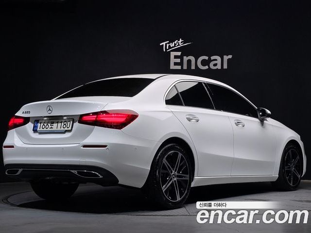 Mercedes-Benz A-Class 2024 — фото 2