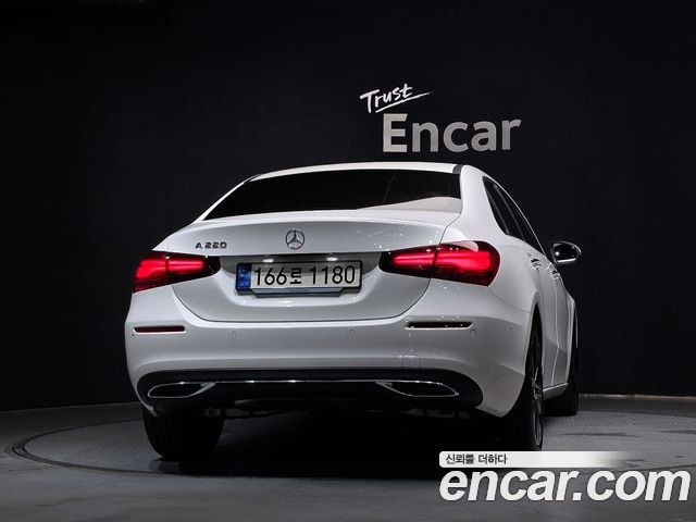 Mercedes-Benz A-Class 2024 — фото 4