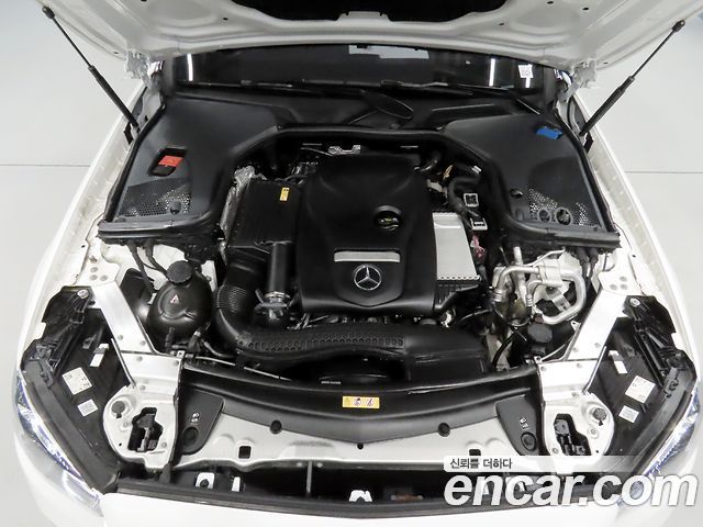 Mercedes-Benz E-Class 2022 — фото 6