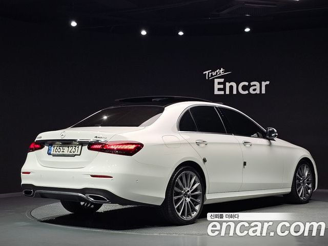 Mercedes-Benz E-Class 2022 — фото 2
