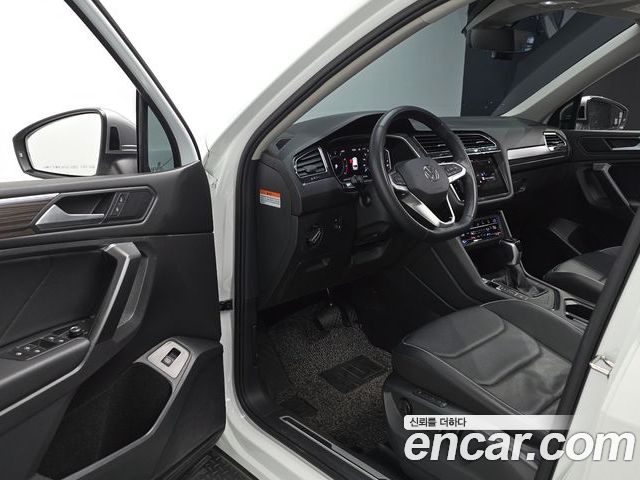 Volkswagen Tiguan 2023 — фото 10
