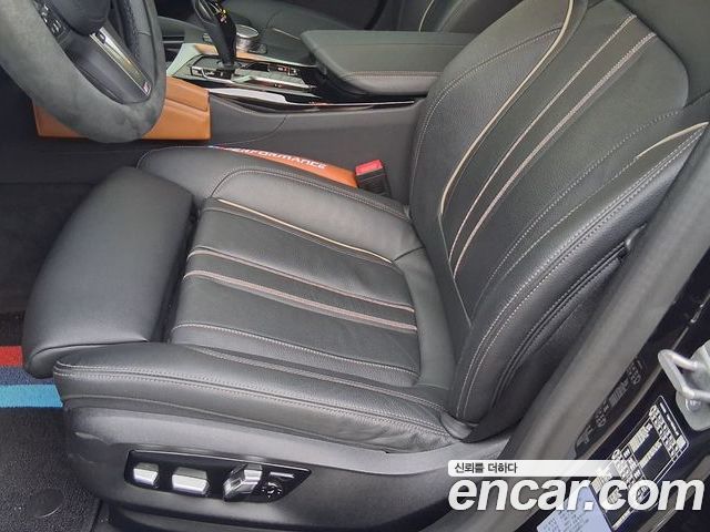 BMW 5 Series 2023 — фото 10