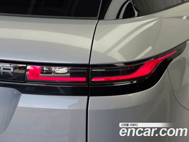 Land Rover Range Rover Evoque 2025 — фото 9