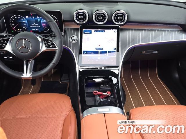 Mercedes-Benz C-Class 2025 — фото 10