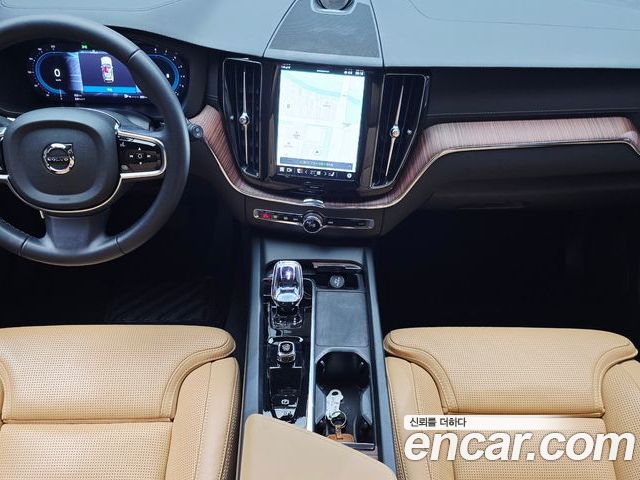 Volvo XC60 2025 — фото 10