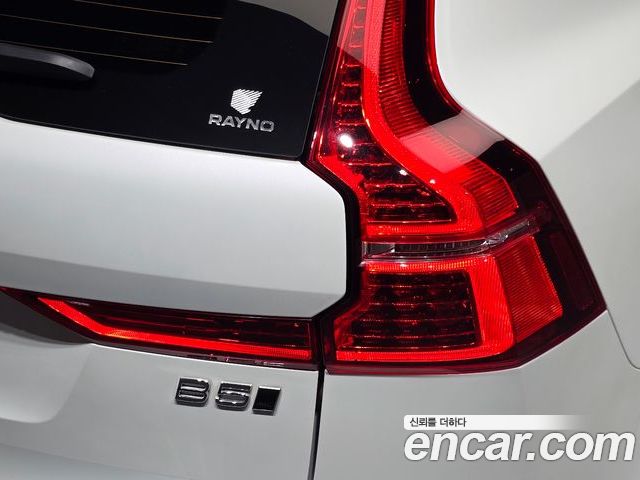 Volvo XC60 2025 — фото 9