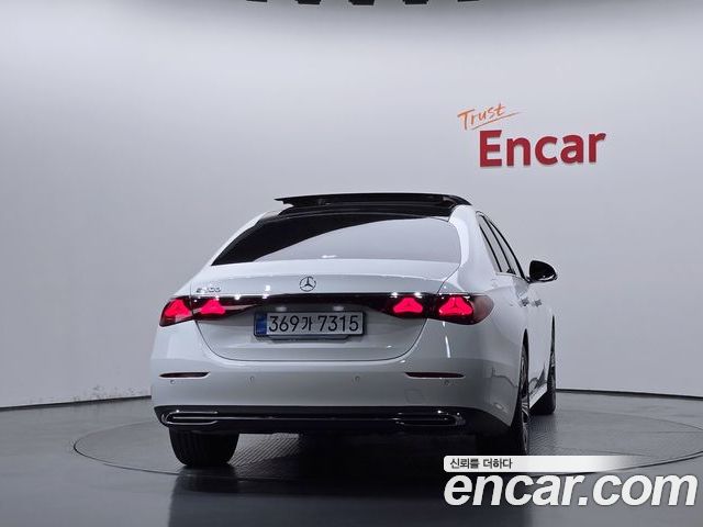 Mercedes-Benz E-Class 2025 — фото 4