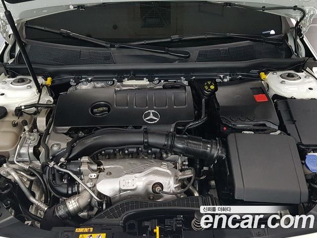 Mercedes-Benz CLA 2023 — фото 6