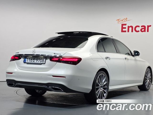 Mercedes-Benz E-Class 2022 — фото 2