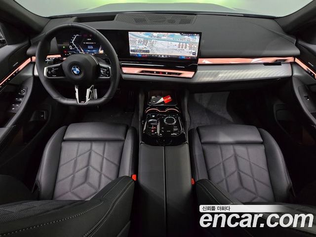 BMW 5 Series 2025 — фото 10