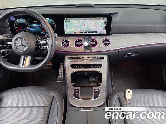 Mercedes-Benz E-Class 2023 — фото 10