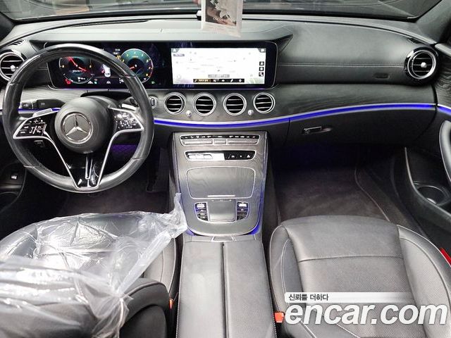 Mercedes-Benz E-Class 2023 — фото 10