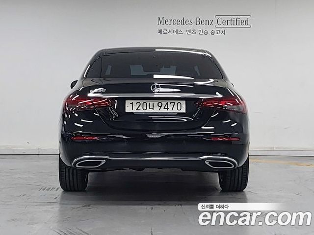 Mercedes-Benz E-Class 2023 — фото 4
