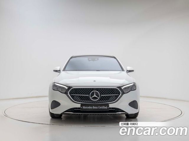 Mercedes-Benz E-Class 2025 — фото 6