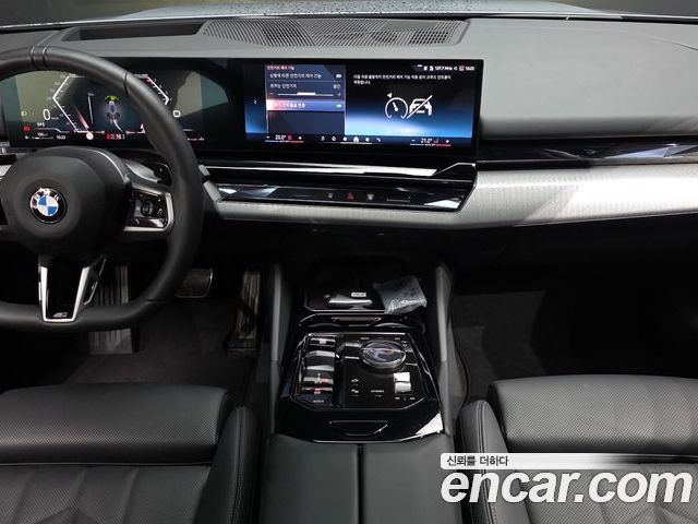 BMW 5 Series 2025 — фото 10