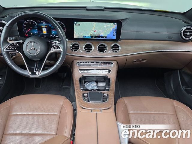 Mercedes-Benz E-Class 2023 — фото 10