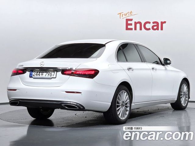 Mercedes-Benz E-Class 2023 — фото 2