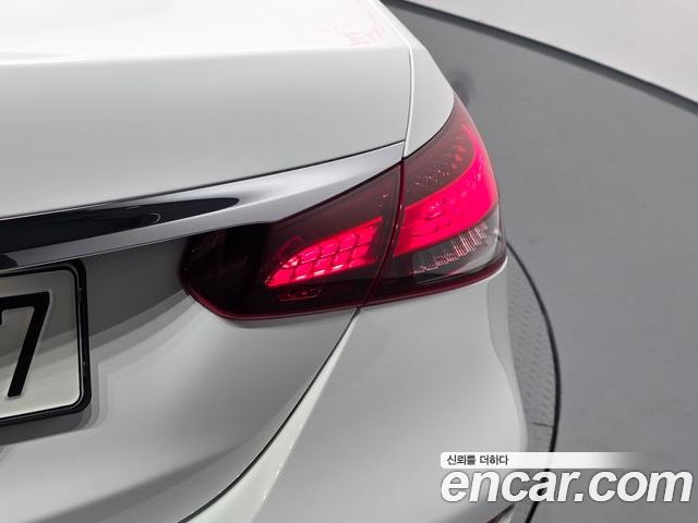 Mercedes-Benz E-Class 2023 — фото 9