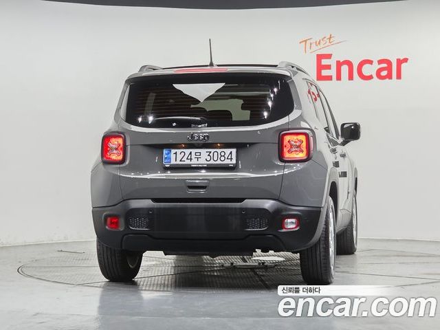 Jeep Renegade 2022 — фото 4