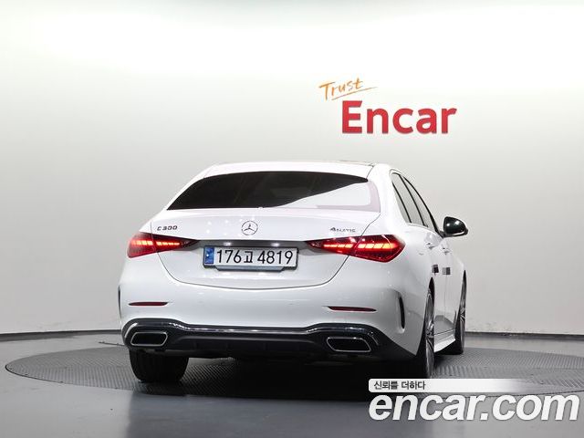 Mercedes-Benz C-Class 2023 — фото 4
