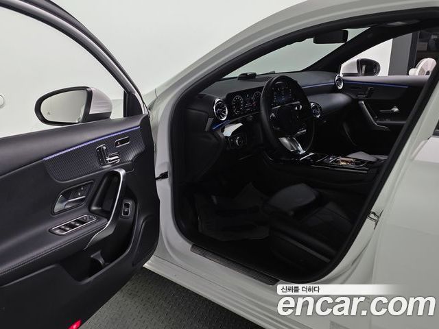 Mercedes-Benz A-Class 2024 — фото 10