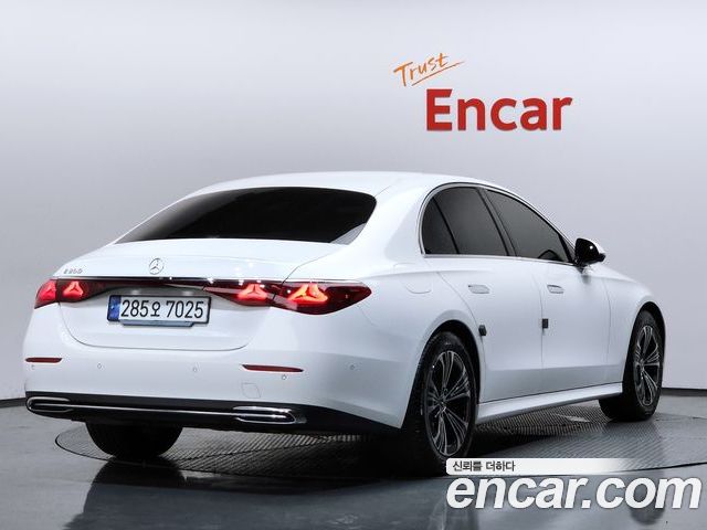 Mercedes-Benz E-Class 2025 — фото 2
