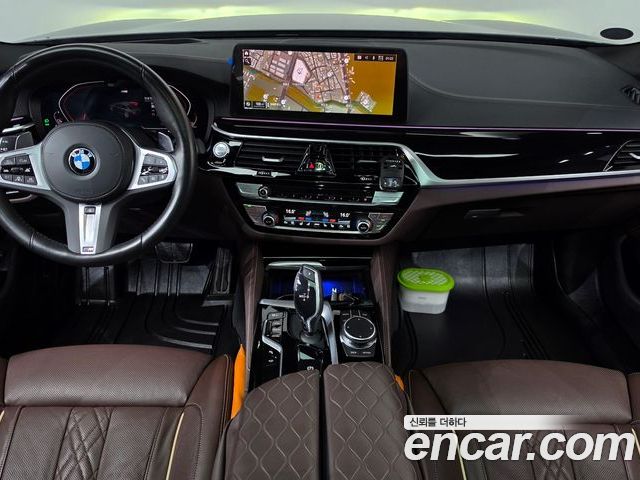 BMW 5 Series 2023 — фото 10