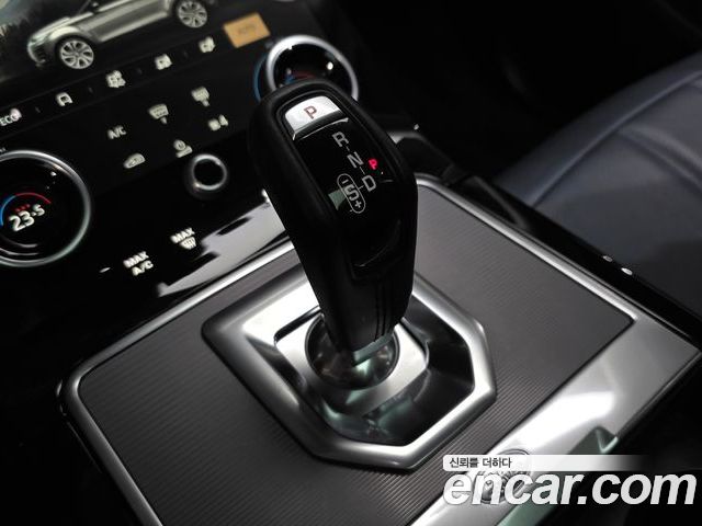Land Rover Range Rover Evoque 2021 — фото 9