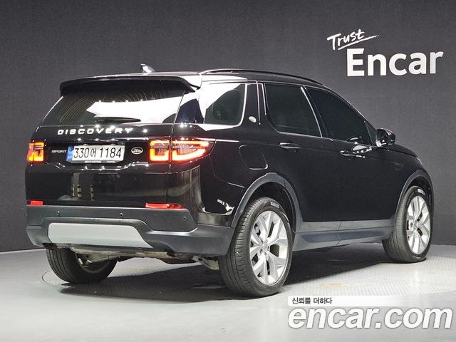 Land Rover Discovery Sport 2023 — фото 2