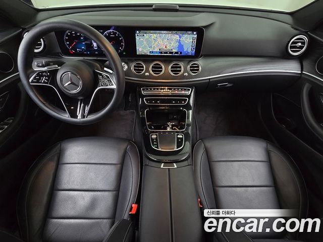 Mercedes-Benz E-Class 2023 — фото 10
