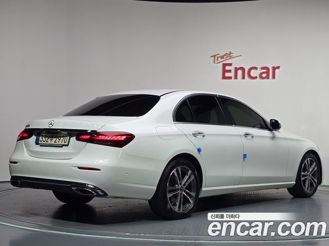 Mercedes-Benz E-Class 2023 — фото 2
