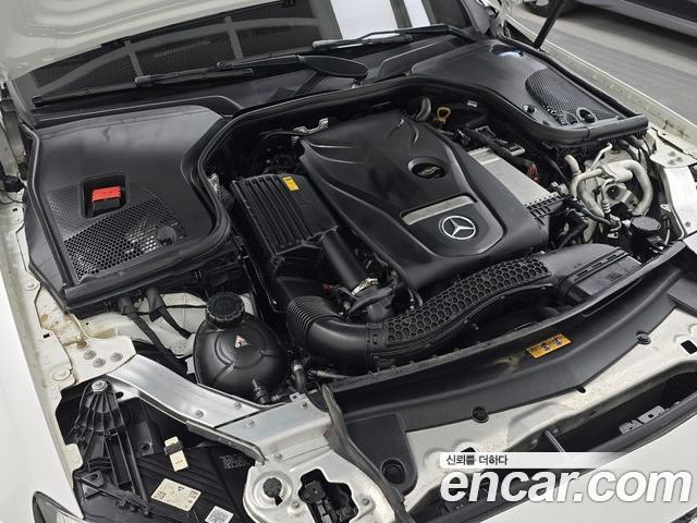 Mercedes-Benz E-Class 2023 — фото 6