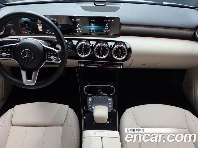 Mercedes-Benz A-Class 2022 — фото 8