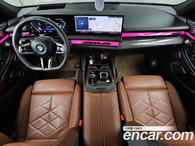 BMW 5 Series 2025 — фото 10