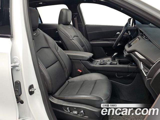 Cadillac XT4 2023 — фото 10
