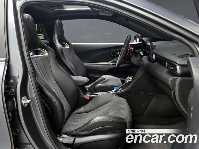 Hyundai Veloster 2023 — фото 10