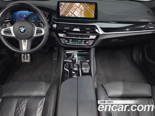 BMW 5 Series 2023 — фото 10